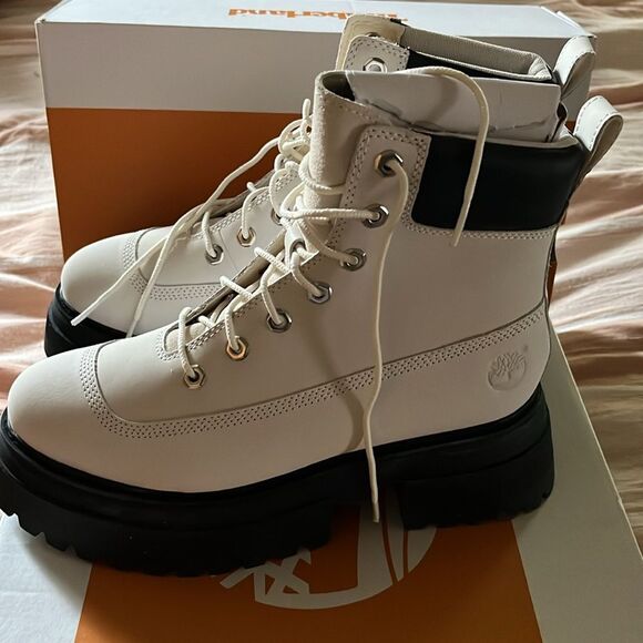 Timberland Shoes - TIMBERLAND BNIB WOMEN’S "SKY" SIZE 9 BOOT